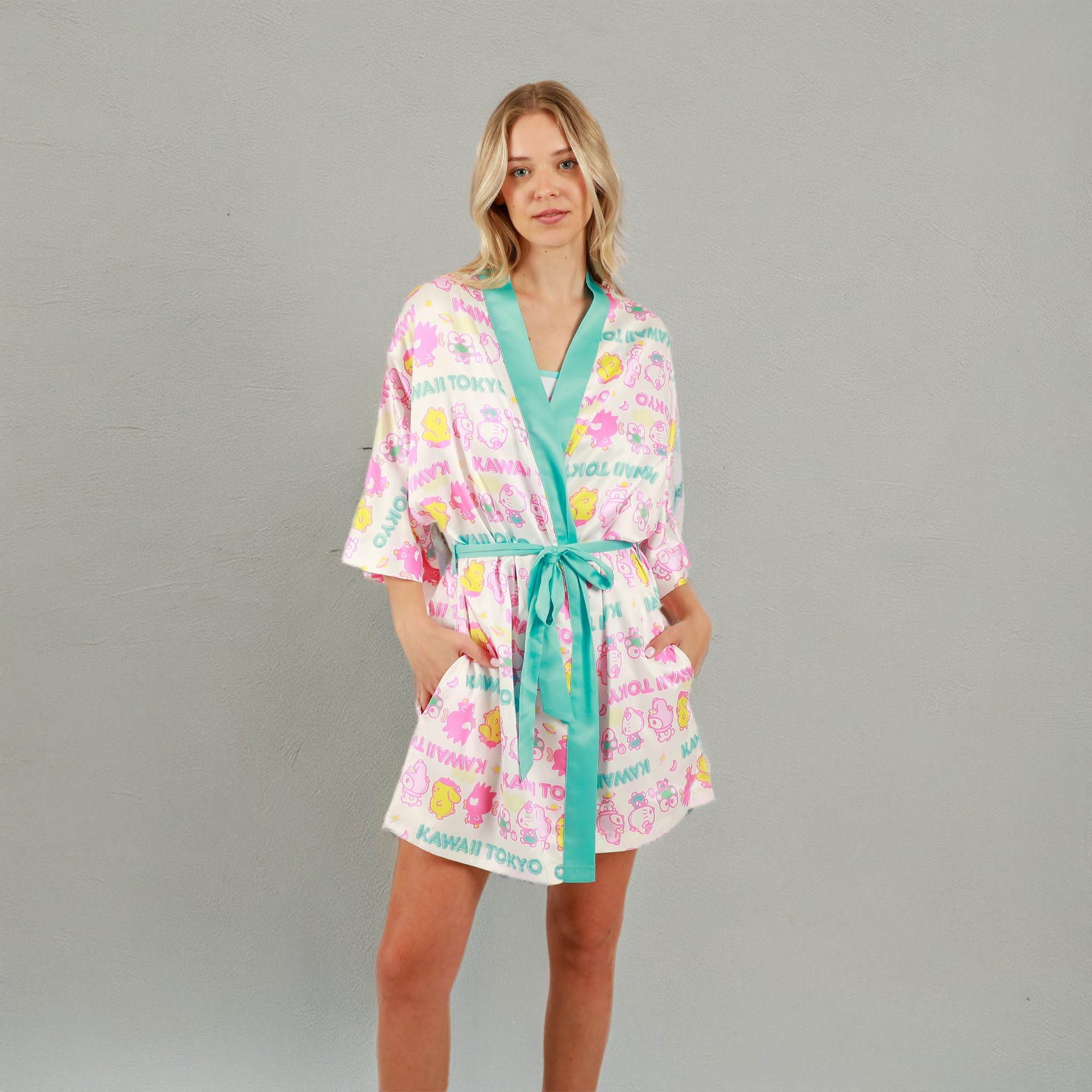 Bioworld Juniors Hello Kitty & Friends Sleepwear Set: Robe, Camisole, and Sleep Shorts - Image 4